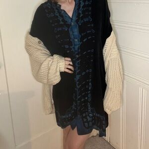 Stunning tunic top 100% silk